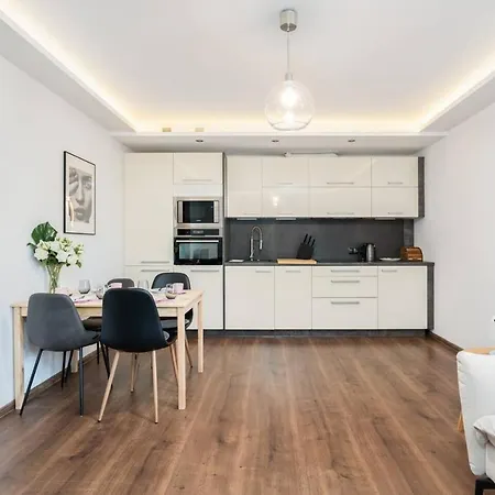 Kosinskiego By Renters 아파트 포즈난