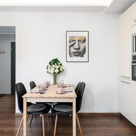 아파트 Kosinskiego By Renters 포즈난