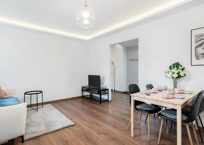 아파트 Kosinskiego By Renters *